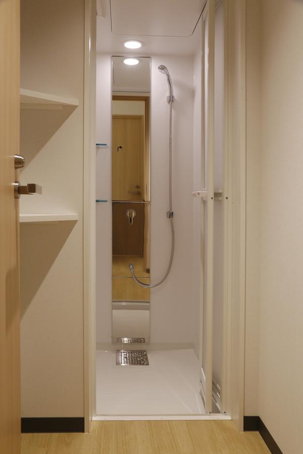White Hostel Shinsaibashi أوساكا المظهر الخارجي الصورة